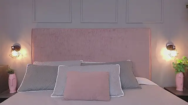 Sophie Honey18 online show from 11-22-25, 01:43