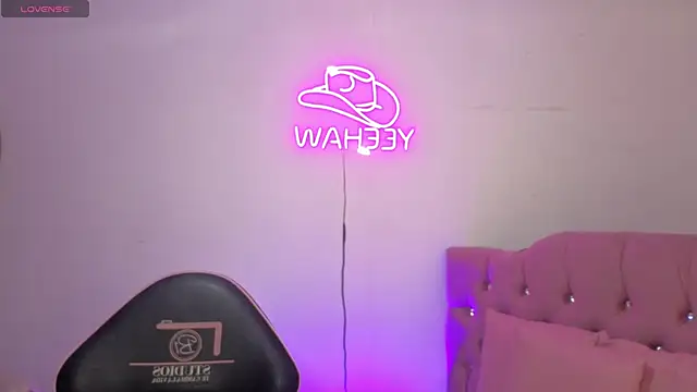 ISABELA TAY online show from 04-17-26, 11:35