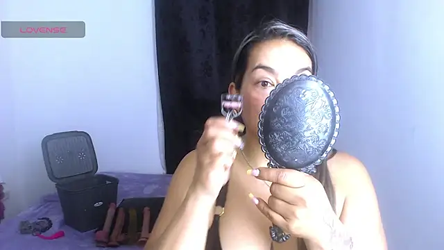 Snapshot of tasha_velvet chatting on 11-24-25, 01:22 tasha velvet online show from 11-24-25, 01:22