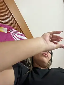 Snapshot of Anna_Bitch_Disgusting chatting on 03-11-26, 04:51 Anna Bitch Disgusting online show from 03-11-26, 04:51