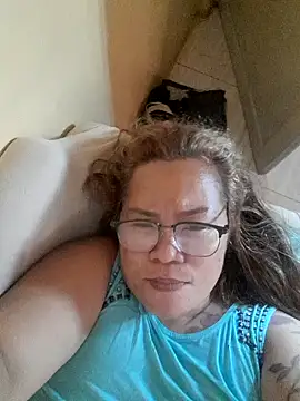 Snapshot of loriepinay46 chatting on 06-19-26, 10:35 loriepinay46 online show from 06-19-26, 10:35