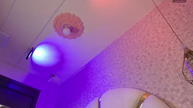 Caroline palmerr online show from 11-27-25, 03:08