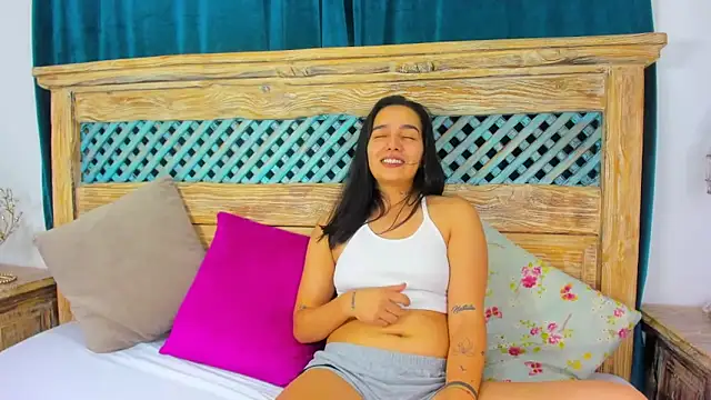 Chelsea Russell01 online show from 11-24-25, 04:45