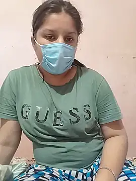 Cute hotzara online show from 05-15-26, 08:43