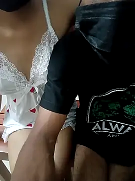 Snapshot of mallufromkochikerala chatting on 12-17-25, 06:47 mallufromkochikerala online show from 12-17-25, 06:47