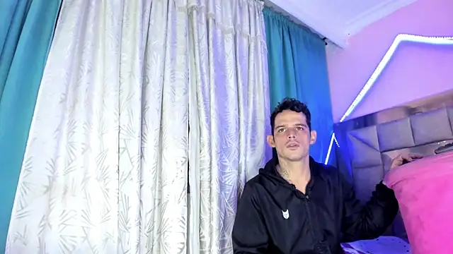 Sexybigjefffx online show from 12-19-25, 03:24