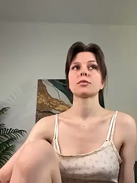 Snapshot of Shy_Vivi chatting on 02-19-26, 11:17 Shy Vivi online show from 02-19-26, 11:17