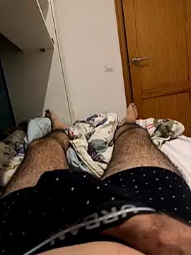 Yannick04 online show from 11-17-25, 12:38