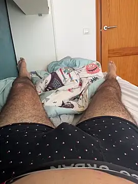 Yannick04 online show from 11-17-25, 01:50