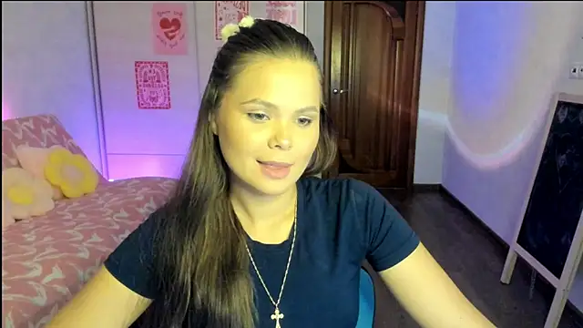Snapshot of Kira_love_81 chatting on 07-20-26, 07:38 Kira love 81 online show from 07-20-26, 07:38