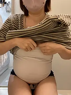 Snapshot of yun_cute chatting on 11-15-25, 01:07 yun cute online show from 11-15-25, 01:07