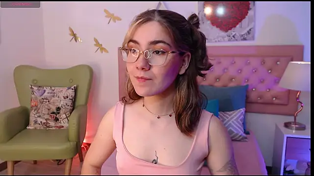 AriLumi online show from 01-13-26, 07:30