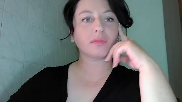Snapshot of MelinaAx chatting on 07-12-26, 07:49 MelinaAx online show from 07-12-26, 07:49