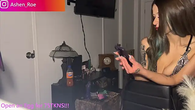 AshenRoe online show from 04-09-26, 12:21