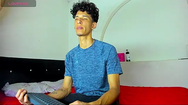 kaiborman00 online show from 03-02-26, 04:03