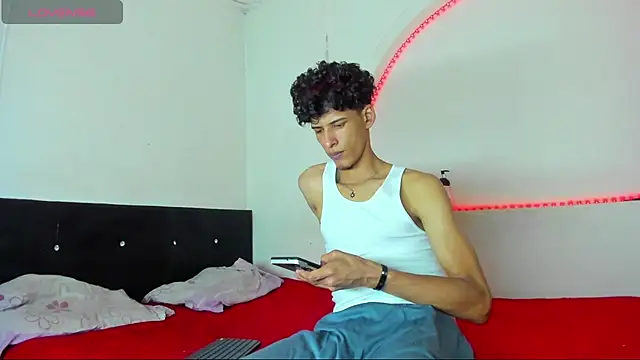 kaiborman00 online show from 03-24-26, 03:22