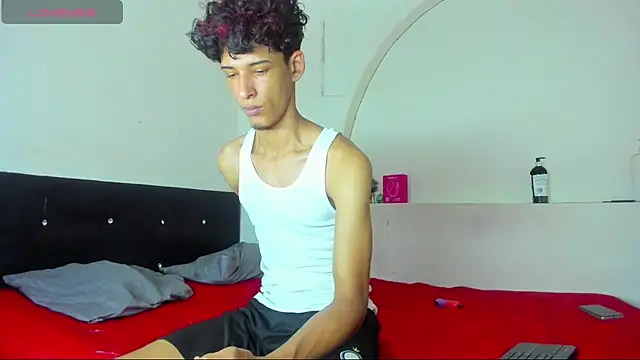 kaiborman00 online show from 04-04-26, 03:16