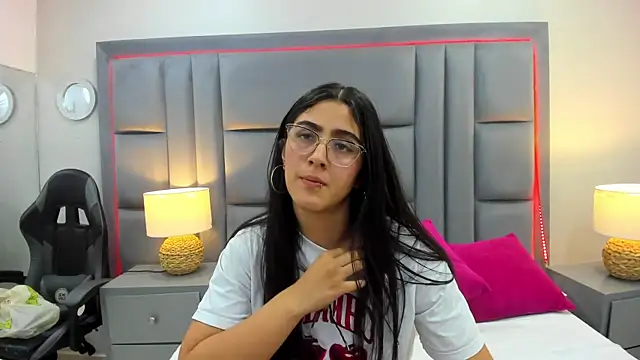 LuisaFranco online show from 12-03-25, 03:36