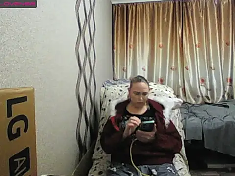 Snapshot of JenniDeep chatting on 11-27-25, 01:18 JenniDeep online show from 11-27-25, 01:18