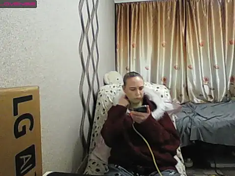 Snapshot of JenniDeep chatting on 11-27-25, 01:35 JenniDeep online show from 11-27-25, 01:35