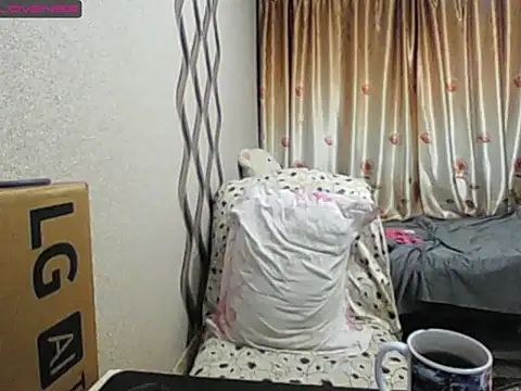 Snapshot of JenniDeep chatting on 11-28-25, 04:09 JenniDeep online show from 11-28-25, 04:09