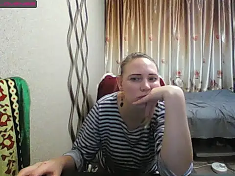 Snapshot of JenniDeep chatting on 12-14-25, 12:21 JenniDeep online show from 12-14-25, 12:21