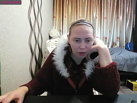 Snapshot of JenniDeep chatting on 12-18-25, 12:33 JenniDeep online show from 12-18-25, 12:33