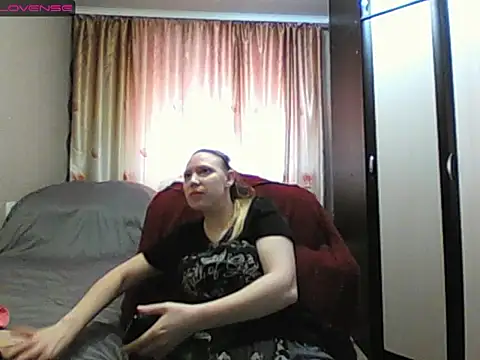 Snapshot of JenniDeep chatting on 02-23-26, 10:12 JenniDeep online show from 02-23-26, 10:12