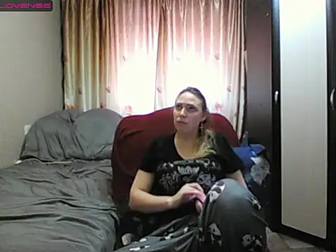 Snapshot of JenniDeep chatting on 02-27-26, 10:04 JenniDeep online show from 02-27-26, 10:04