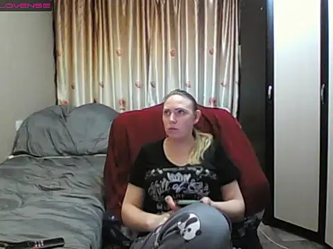 Snapshot of JenniDeep chatting on 02-27-26, 10:21 JenniDeep online show from 02-27-26, 10:21