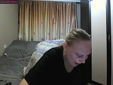 Snapshot of JenniDeep chatting on 03-09-26, 07:07 JenniDeep online show from 03-09-26, 07:07