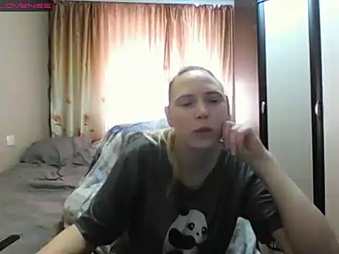 Snapshot of JenniDeep chatting on 03-27-26, 06:19 JenniDeep online show from 03-27-26, 06:19