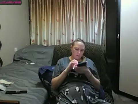 Snapshot of JenniDeep chatting on 04-01-26, 01:41 JenniDeep online show from 04-01-26, 01:41