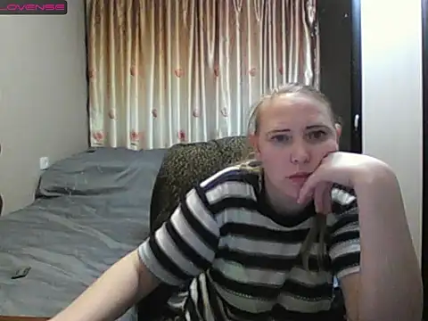 Snapshot of JenniDeep chatting on 04-04-26, 05:43 JenniDeep online show from 04-04-26, 05:43