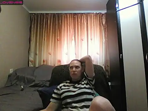 Snapshot of JenniDeep chatting on 04-14-26, 11:05 JenniDeep online show from 04-14-26, 11:05