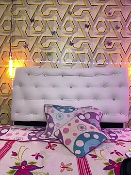 MelanyyJhonson15 online show from 04-13-26, 02:39