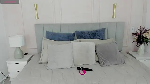 Snapshot of Dulce_emi chatting on 04-17-26, 12:08 Dulce emi online show from 04-17-26, 12:08