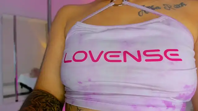 SnakeMuse online show from 11-27-25, 03:41