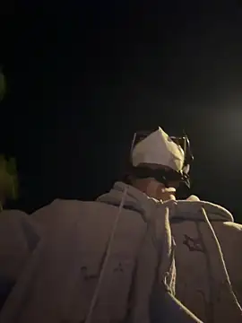 Snapshot of MEFUN- chatting on 02-22-26, 04:16 MEFUN- online show from 02-22-26, 04:16