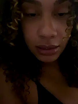 Snapshot of bonecaGigi chatting on 11-14-25, 04:38 bonecaGigi online show from 11-14-25, 04:38