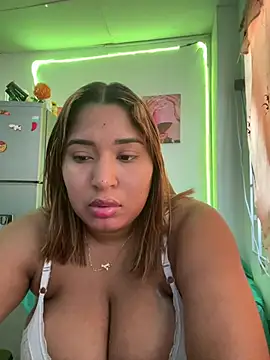 Snapshot of morena-2025 chatting on 06-25-26, 06:45 morena-2025 online show from 06-25-26, 06:45