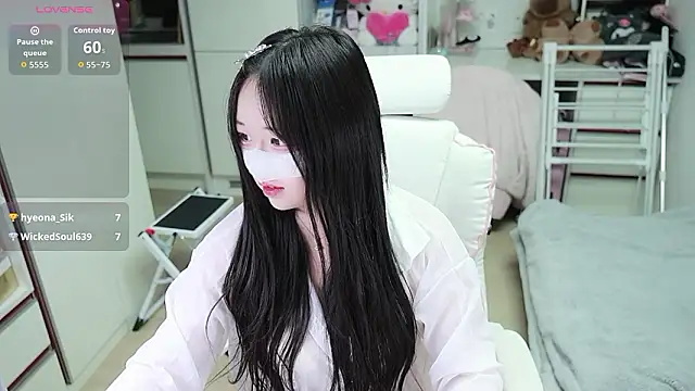 Snapshot of kimhyeona2005 chatting on 04-30-26, 12:00 kimhyeona2005 online show from 04-30-26, 12:00