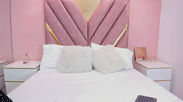 roxyflame  online show from 12-16-25, 11:48