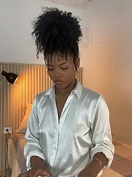 Snapshot of vanestraus chatting on 02-17-26, 08:48 vanestraus online show from 02-17-26, 08:48