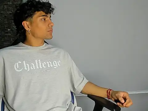 MattFiore online show from 01-12-26, 07:52