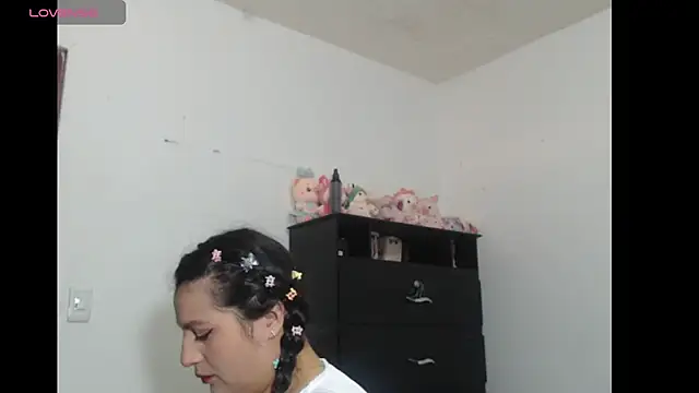 Snapshot of Salma_G1 chatting on 04-18-26, 02:54 Salma G1 online show from 04-18-26, 02:54