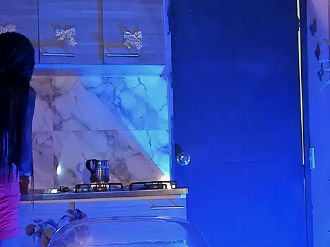 aprille15 online show from 01-12-26, 05:51