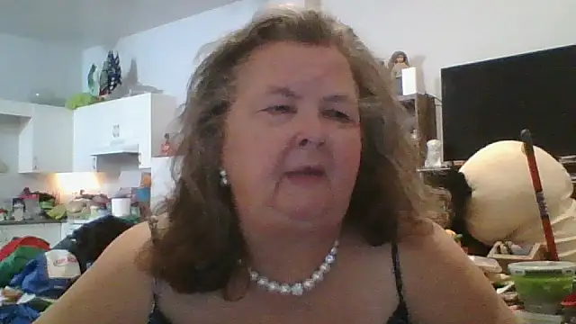 TiguhguhrsRose online show from 11-24-25, 01:38