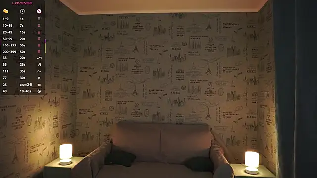 Snapshot of AmelieSeductress chatting on 11-17-25, 02:45 AmelieSeductress online show from 11-17-25, 02:45