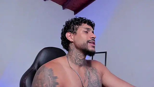 LuigiVitale 1 online show from 03-22-26, 01:20